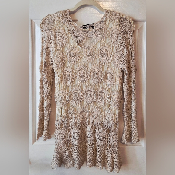 Hand Crochet Lace Tunic Blouse in Cream - Picture 4 of 6